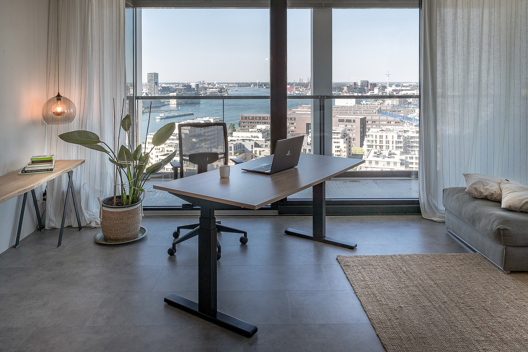 Ergonomische Homeoffice-Arbeitsplätze bei PwC