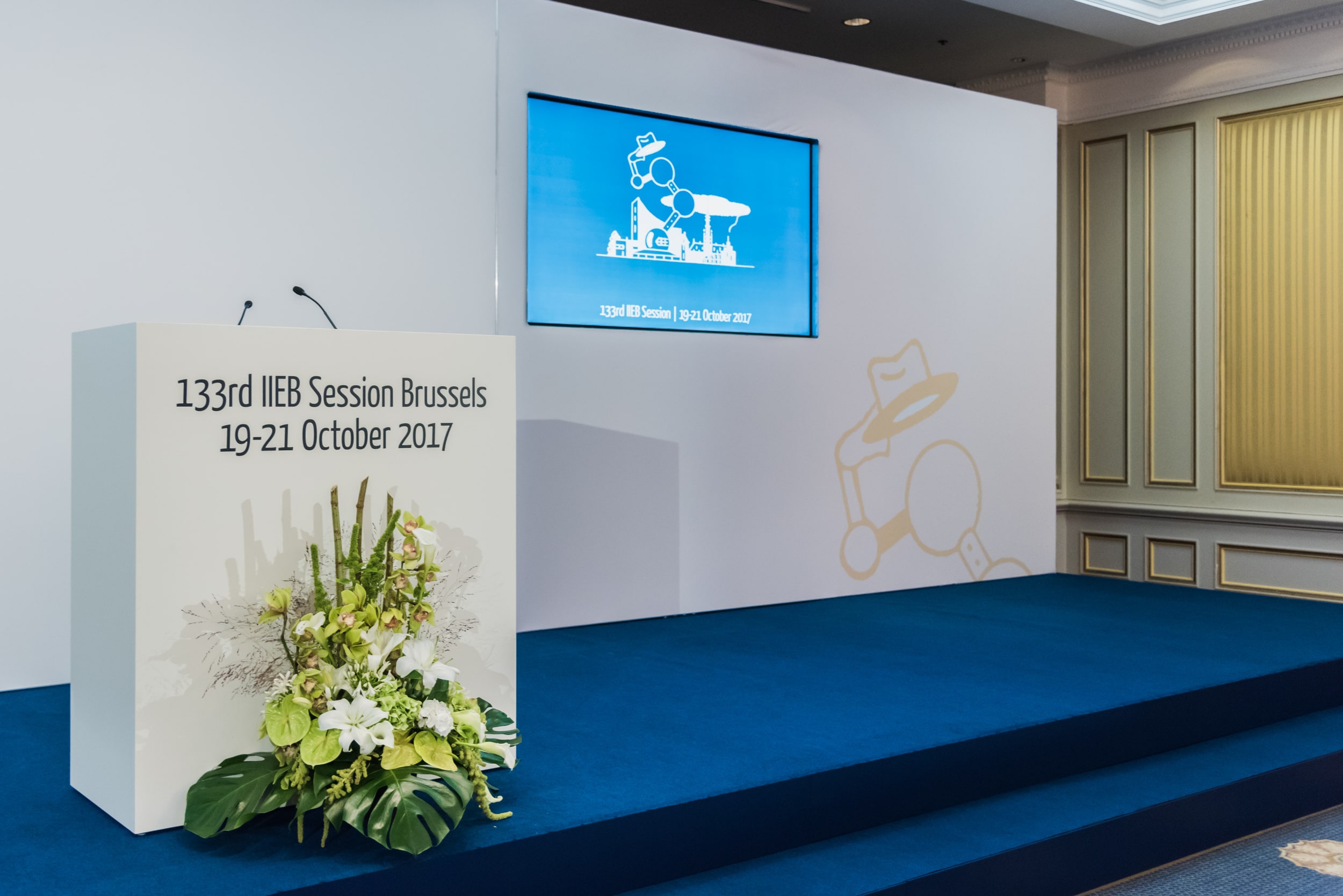 Podium und Bühne für die KBC Brüssel