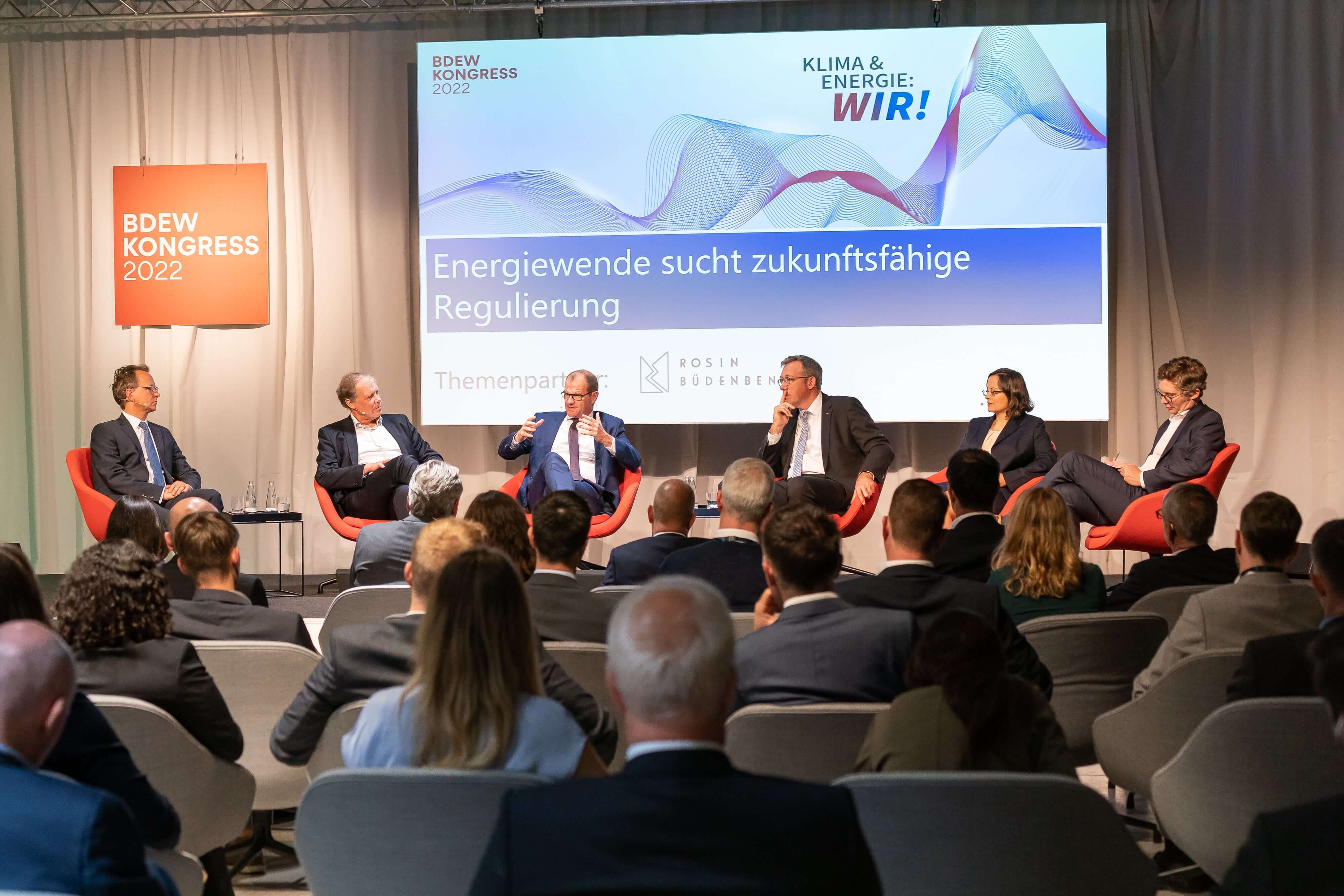 Diskussionsrunde vor dem Publikum