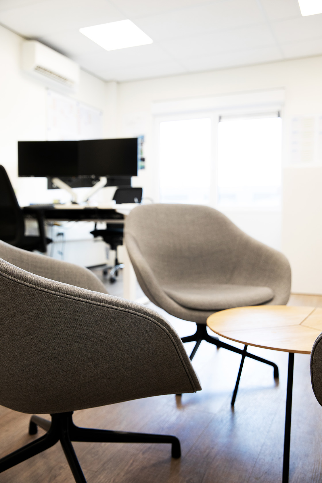 Bequeme Sitzhocker im Büro