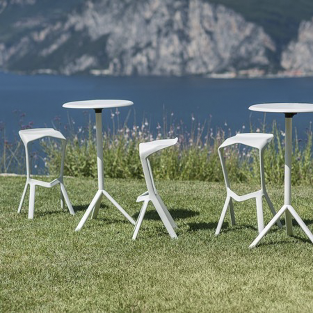 Miura barstool