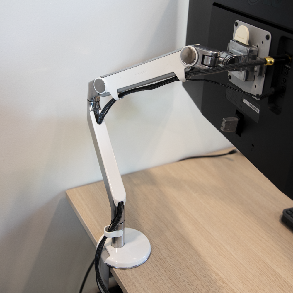 Single monitor arm